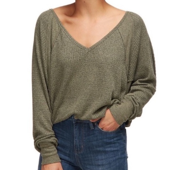 NWT Free People Womens medium ferngully green oversized Santa Clara thermal top - Picture 2 of 8